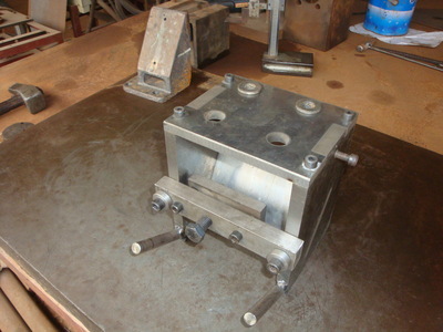 【加工生產(chǎn)定做各汽車零件鉆孔胎具 機(jī)加工胎具 冷沖模具 熱墩模具】?jī)r(jià)格,廠家,圖片,成型模,龍口市蘭高學(xué)田機(jī)械廠-