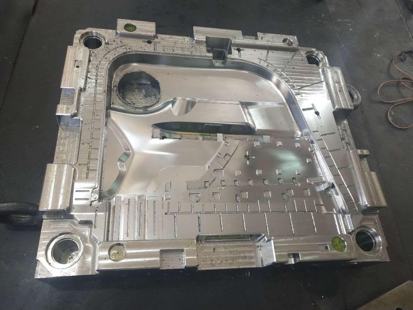 浙江汽車儀表盤模具保險杠模具哪里有賣